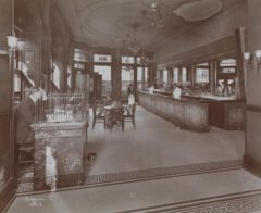 The bar at the Hotel Cadillac, later Hotel Wallick, in 1906.